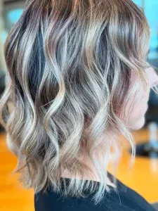 Balayage vs. Highlights – Which Should I Choose?